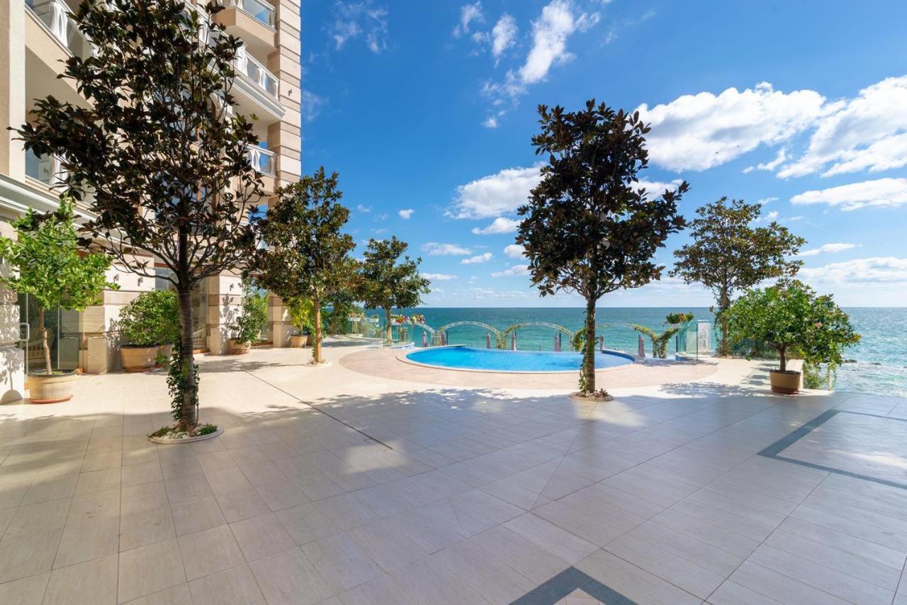 Luxurious And Panoramic Apartments At The Beach In La Mer Complex 골든샌드 외부 사진