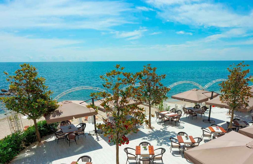 Luxurious And Panoramic Apartments At The Beach In La Mer Complex 골든샌드 외부 사진