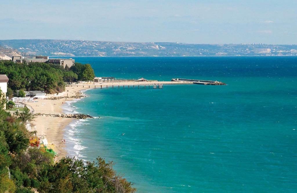 Luxurious And Panoramic Apartments At The Beach In La Mer Complex 골든샌드 외부 사진