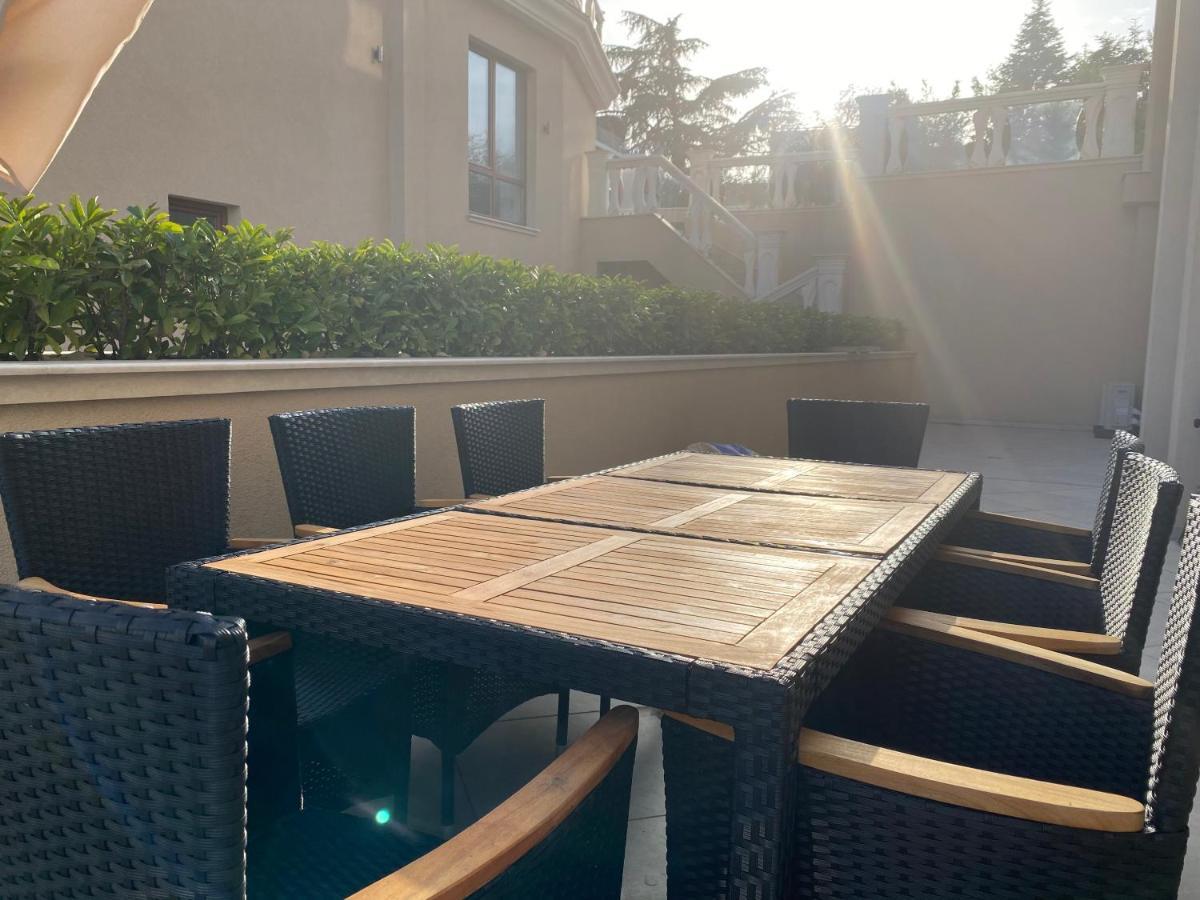 Luxurious And Panoramic Apartments At The Beach In La Mer Complex 골든샌드 외부 사진