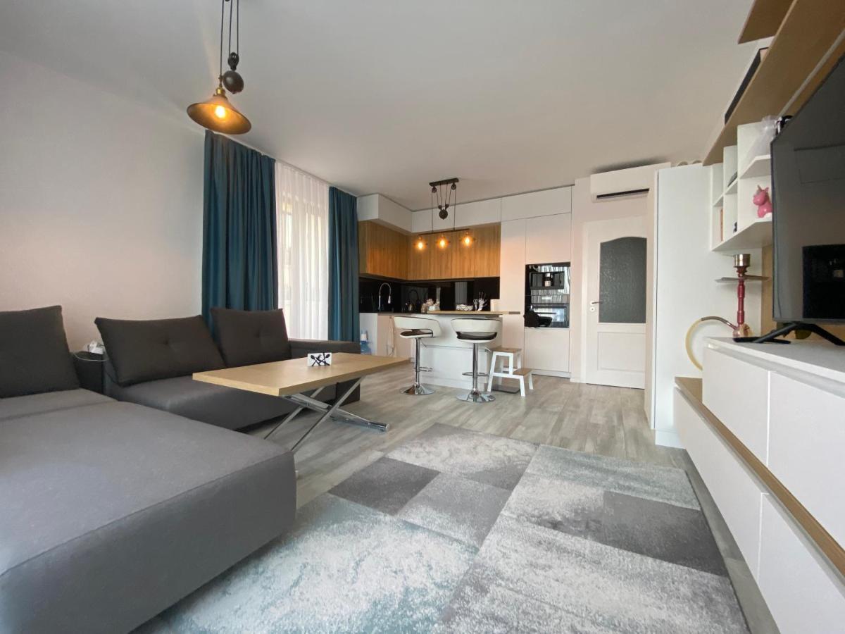 Luxurious And Panoramic Apartments At The Beach In La Mer Complex 골든샌드 외부 사진