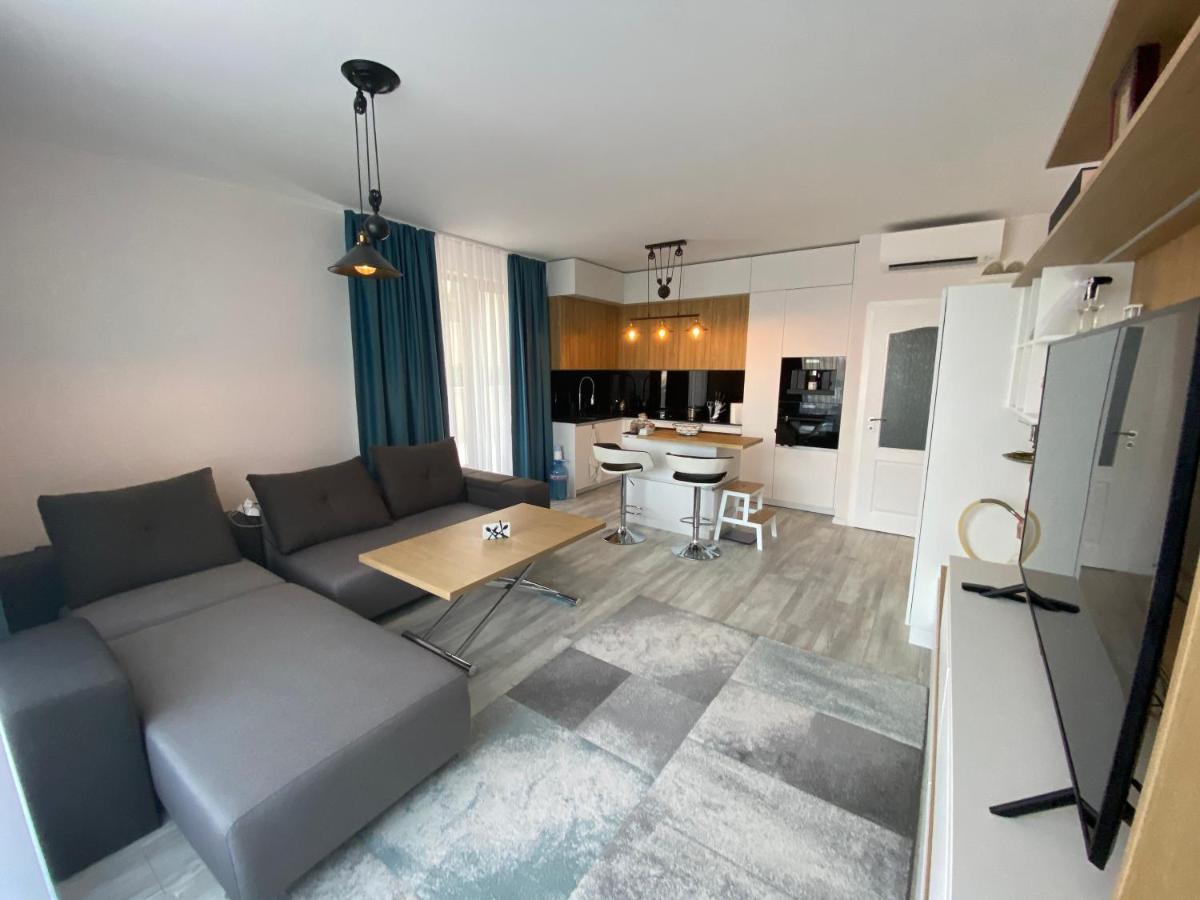 Luxurious And Panoramic Apartments At The Beach In La Mer Complex 골든샌드 외부 사진
