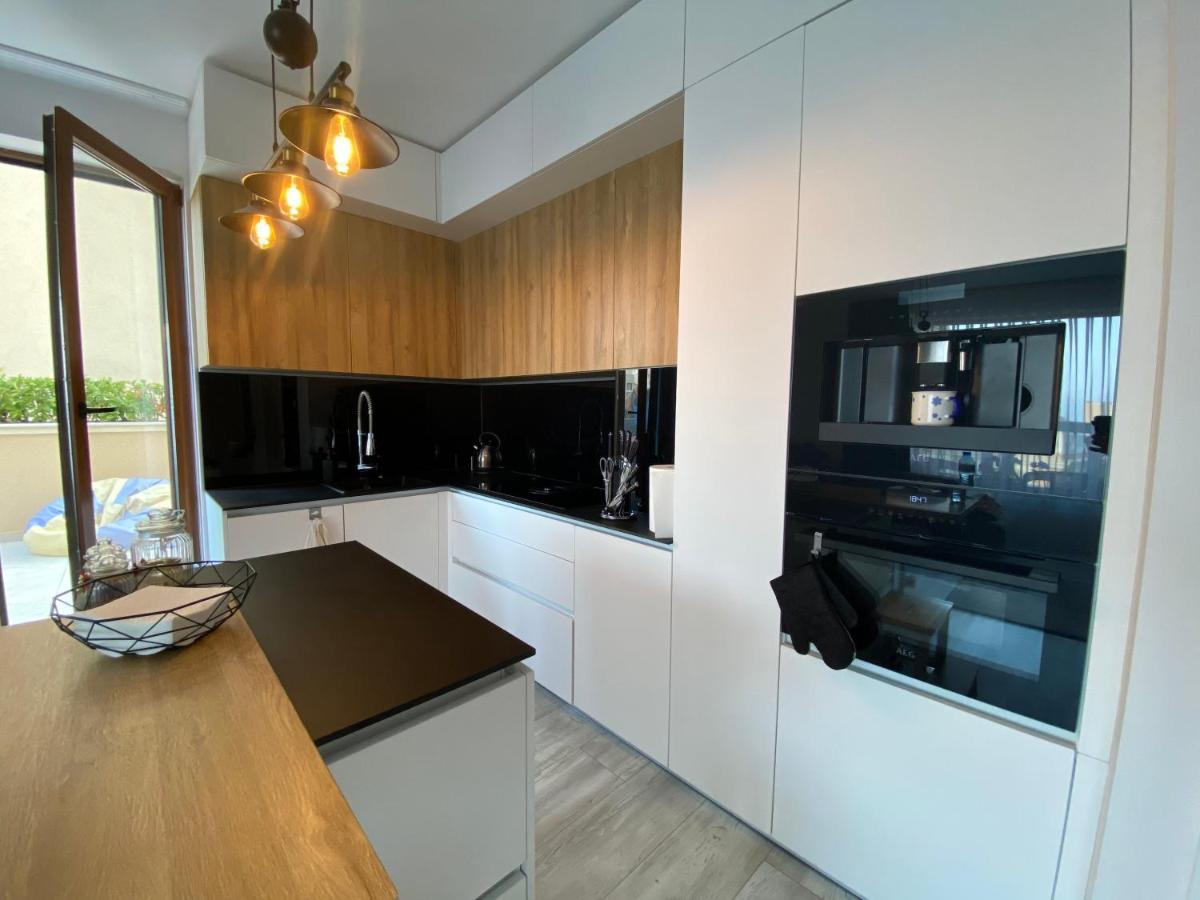 Luxurious And Panoramic Apartments At The Beach In La Mer Complex 골든샌드 외부 사진
