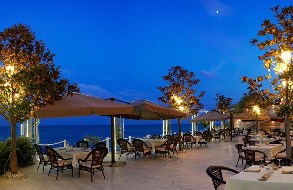 Luxurious And Panoramic Apartments At The Beach In La Mer Complex 골든샌드 외부 사진