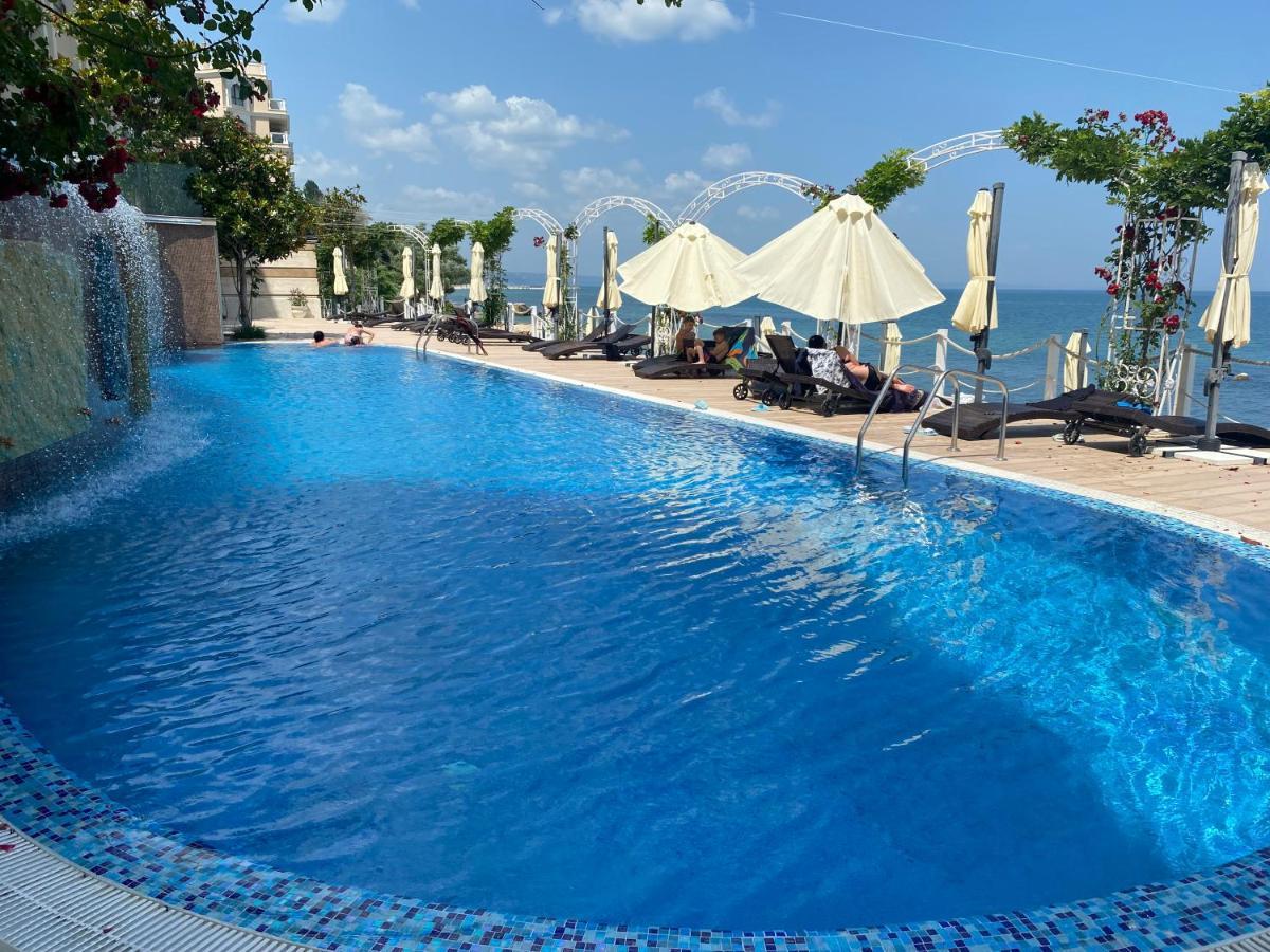Luxurious And Panoramic Apartments At The Beach In La Mer Complex 골든샌드 외부 사진