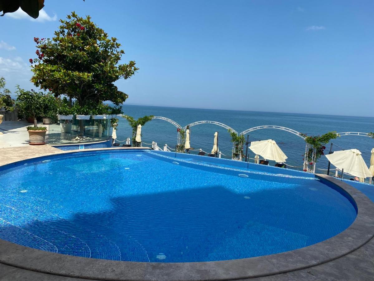 Luxurious And Panoramic Apartments At The Beach In La Mer Complex 골든샌드 외부 사진