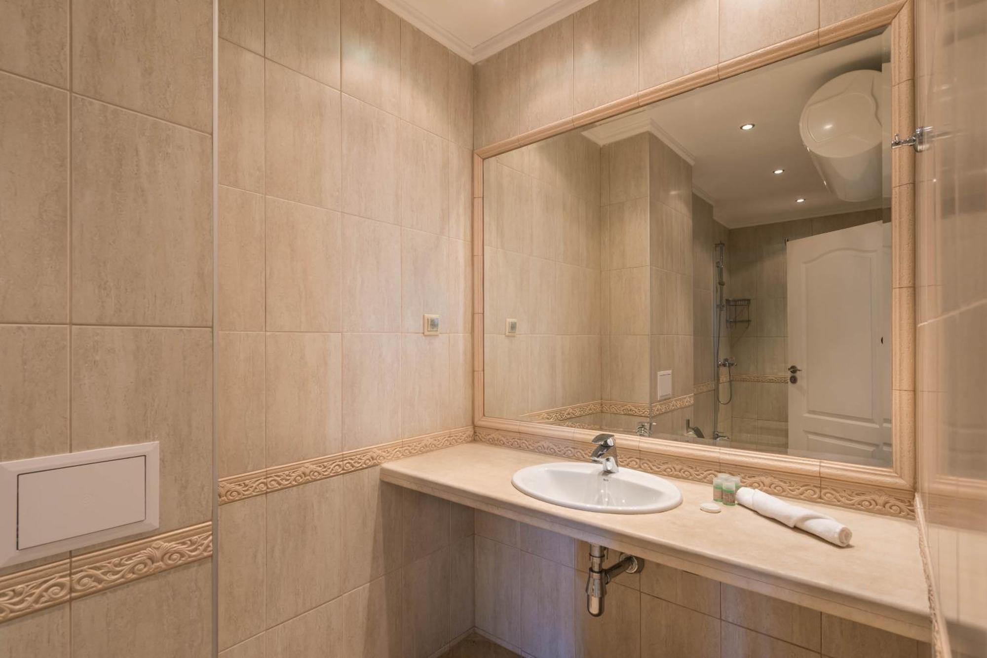 Luxurious And Panoramic Apartments At The Beach In La Mer Complex 골든샌드 외부 사진