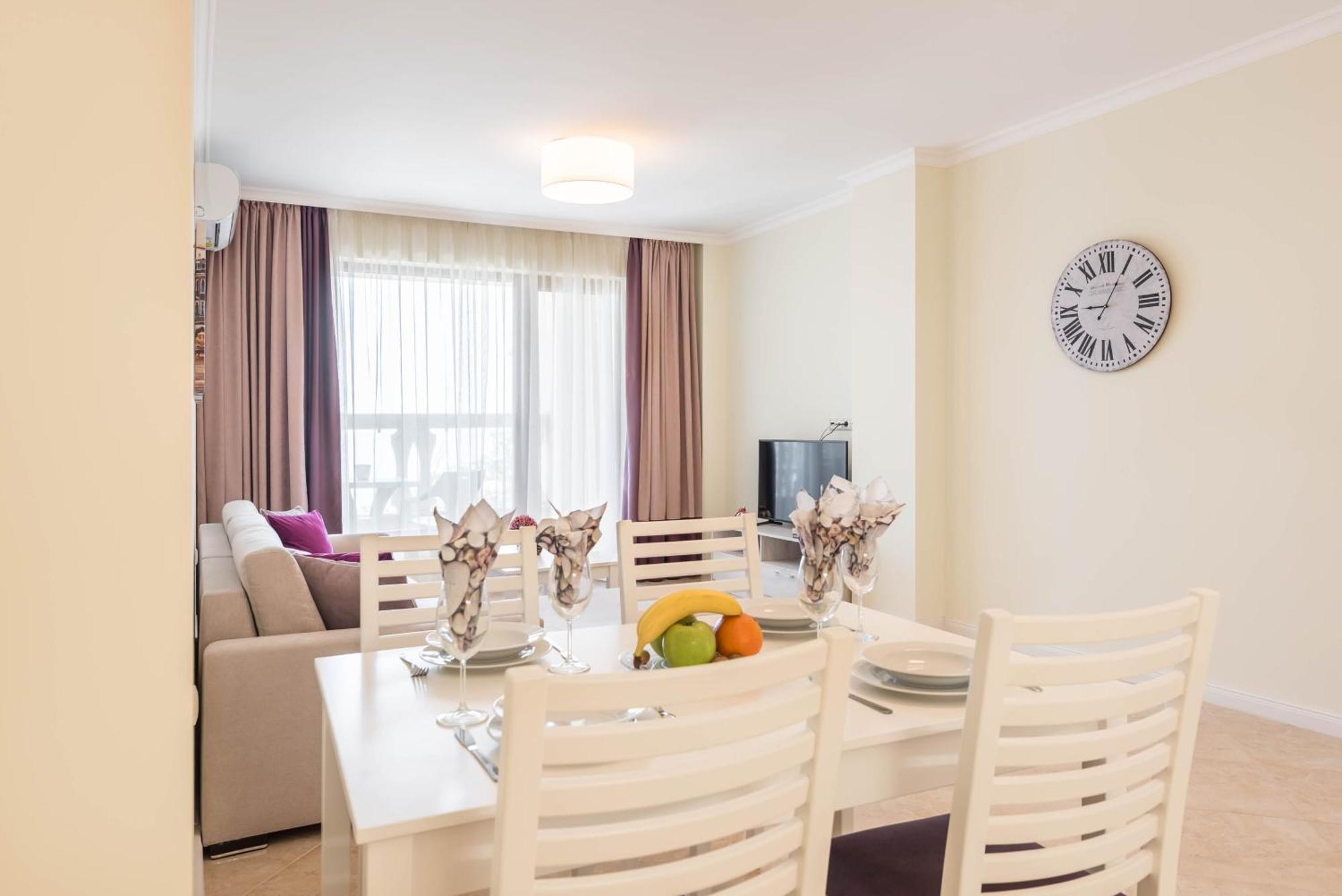 Luxurious And Panoramic Apartments At The Beach In La Mer Complex 골든샌드 외부 사진