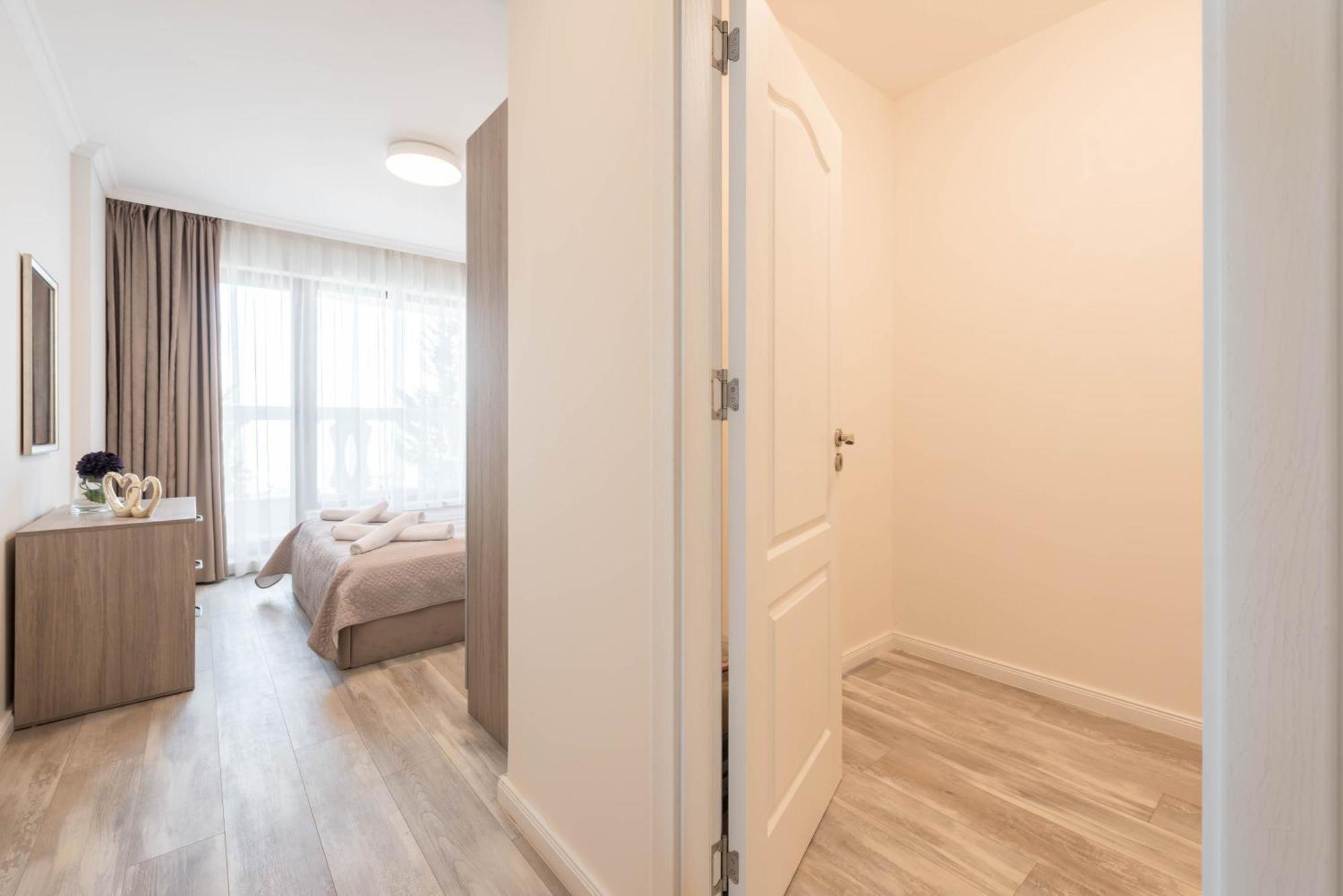 Luxurious And Panoramic Apartments At The Beach In La Mer Complex 골든샌드 외부 사진