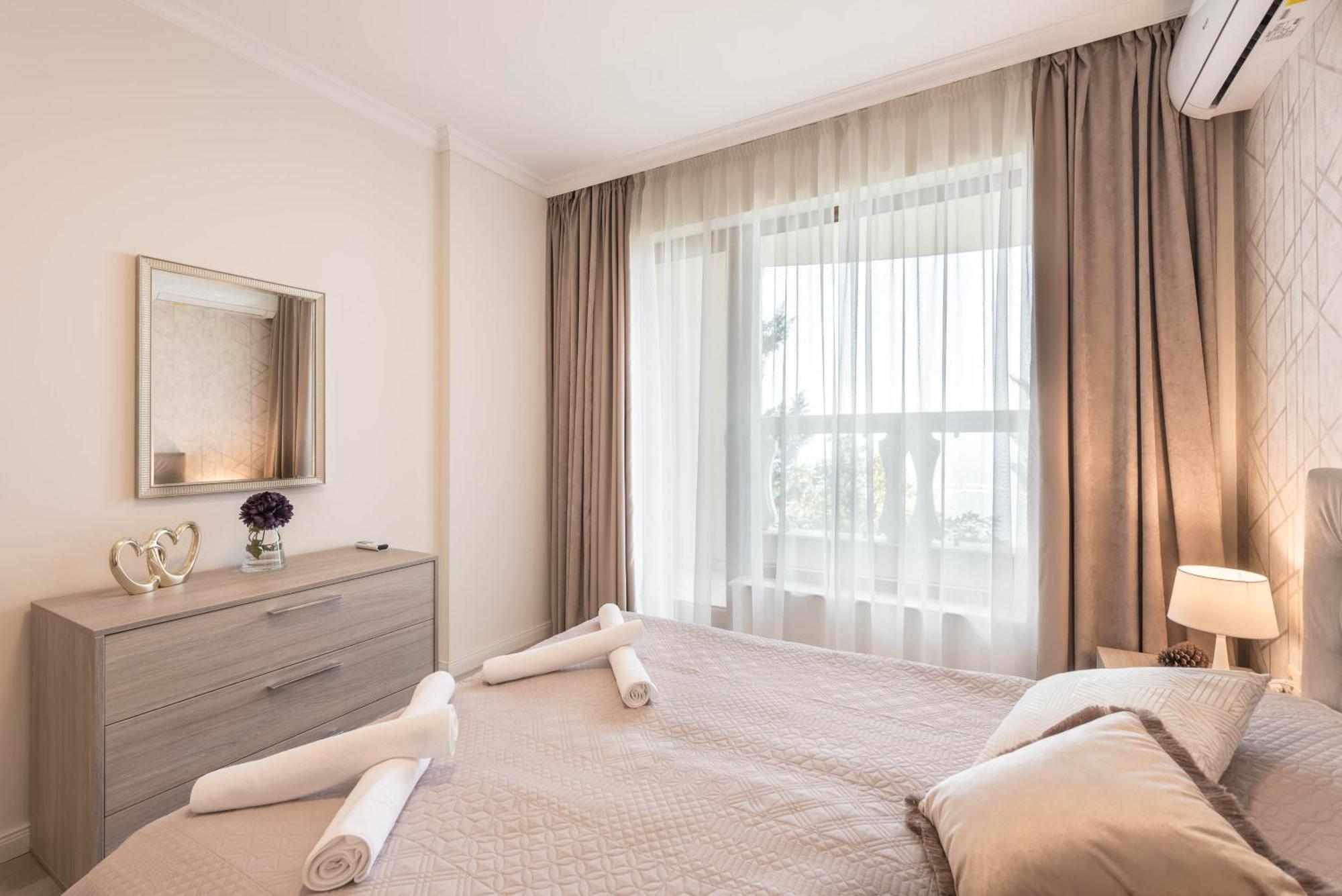 Luxurious And Panoramic Apartments At The Beach In La Mer Complex 골든샌드 외부 사진