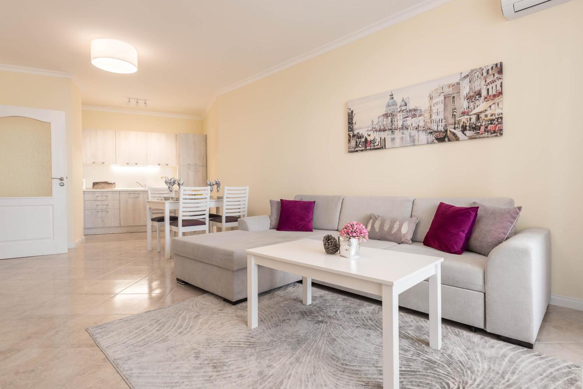 Luxurious And Panoramic Apartments At The Beach In La Mer Complex 골든샌드 외부 사진