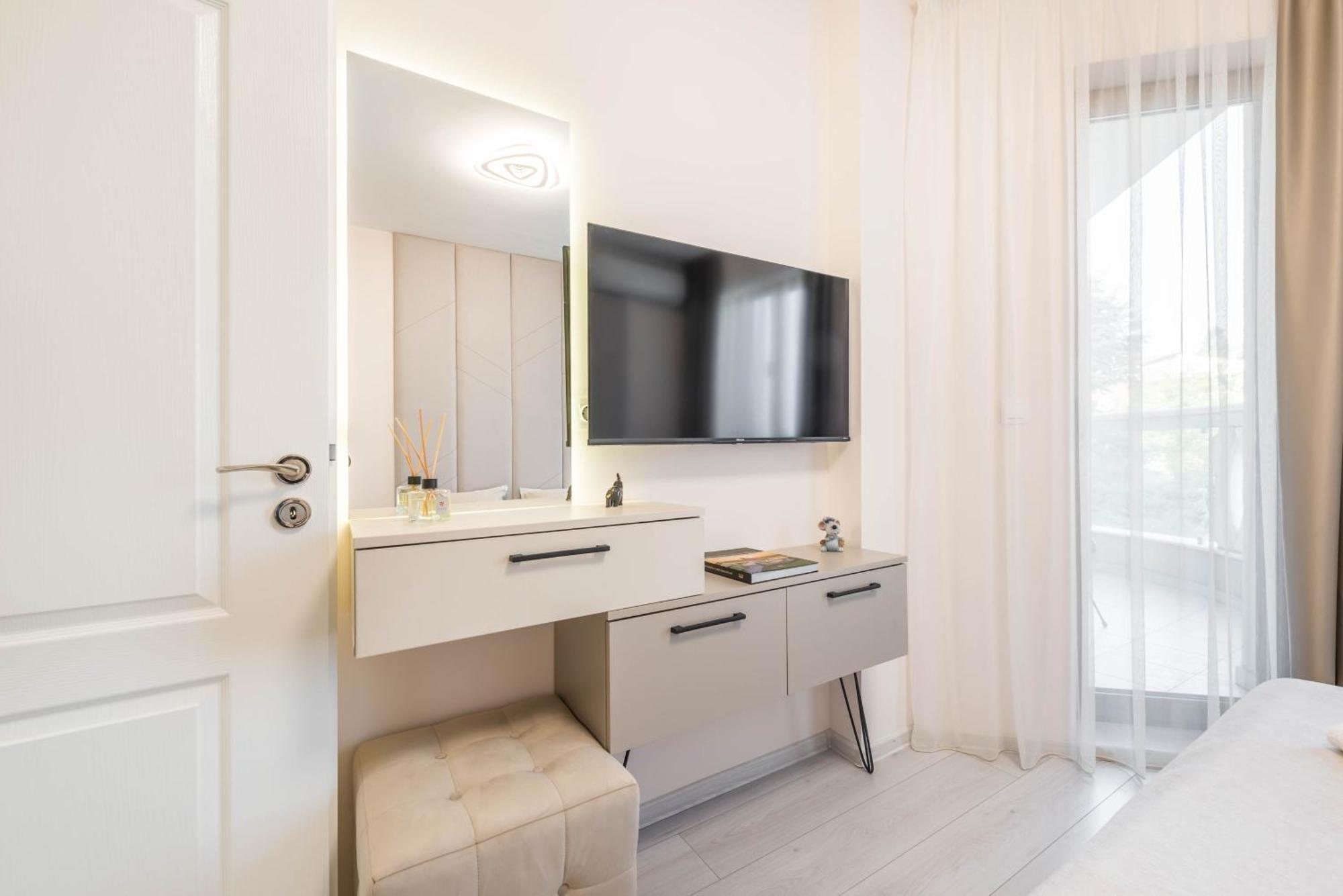 Luxurious And Panoramic Apartments At The Beach In La Mer Complex 골든샌드 외부 사진
