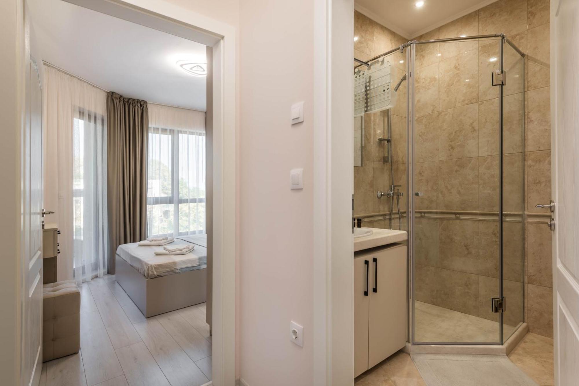 Luxurious And Panoramic Apartments At The Beach In La Mer Complex 골든샌드 외부 사진