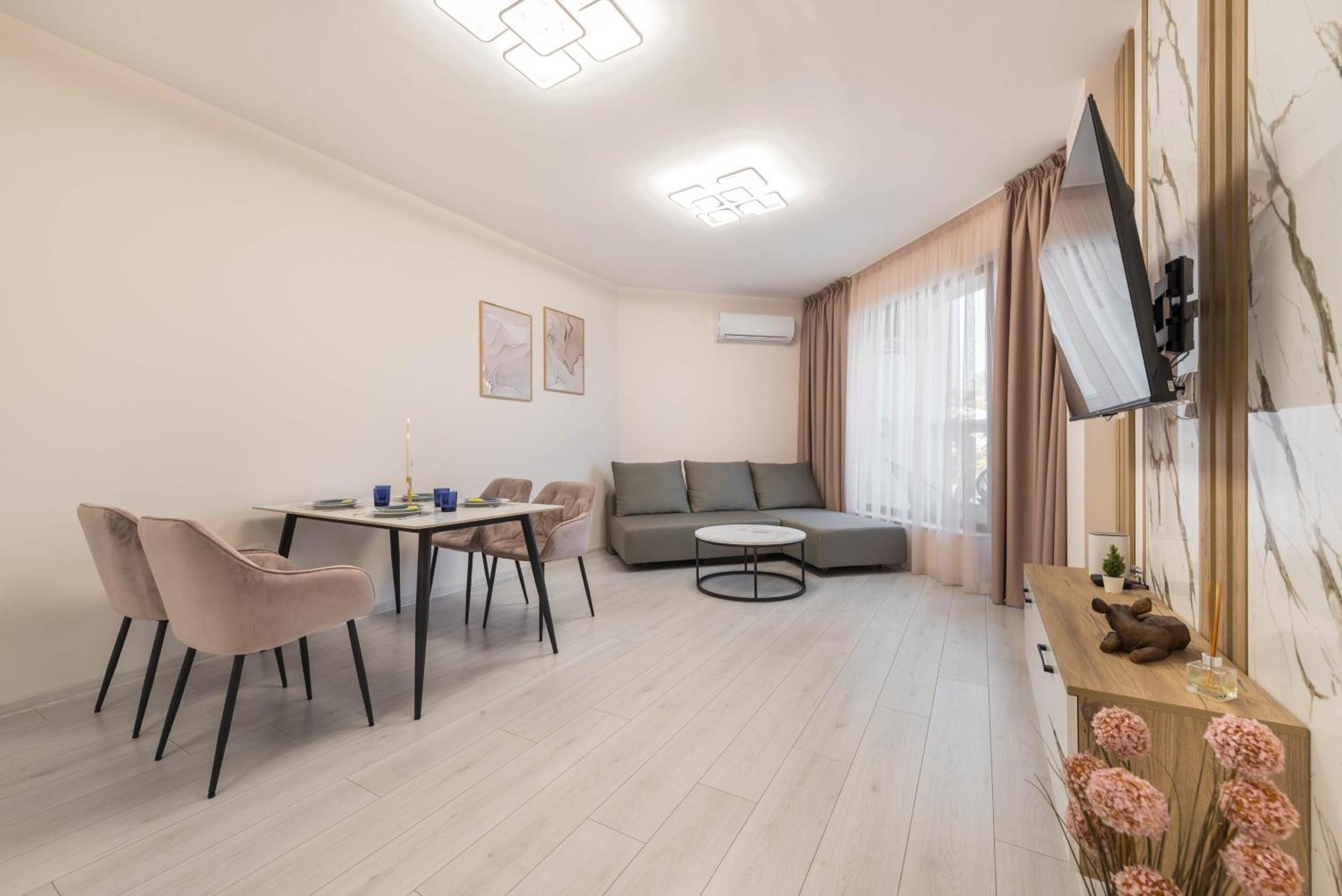 Luxurious And Panoramic Apartments At The Beach In La Mer Complex 골든샌드 외부 사진