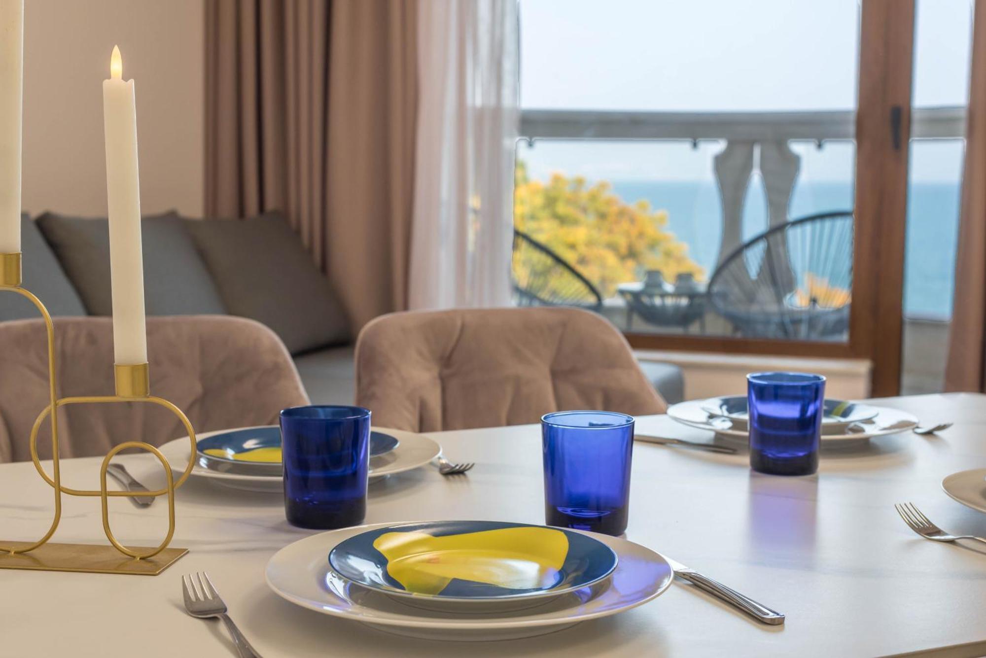 Luxurious And Panoramic Apartments At The Beach In La Mer Complex 골든샌드 외부 사진