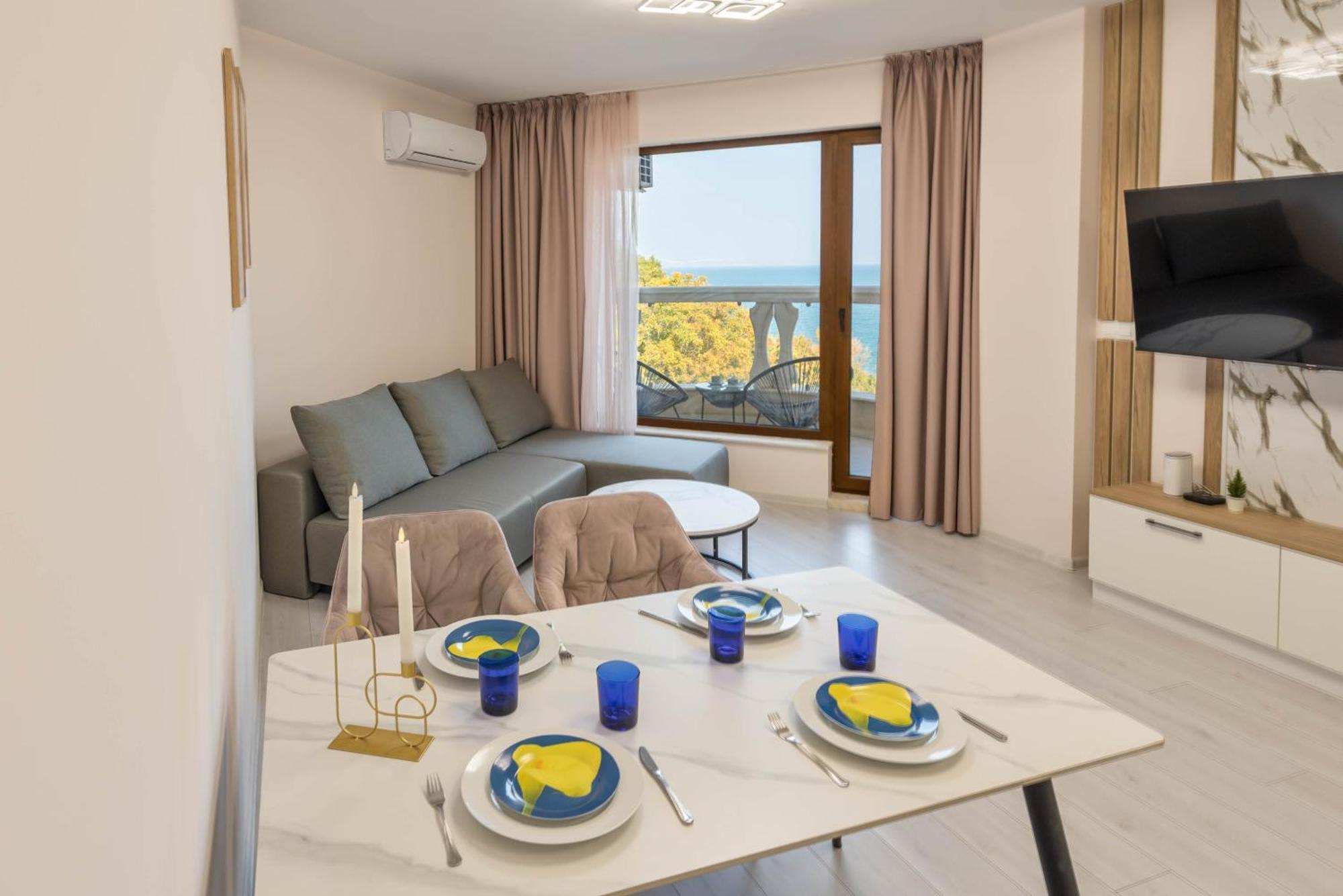 Luxurious And Panoramic Apartments At The Beach In La Mer Complex 골든샌드 외부 사진